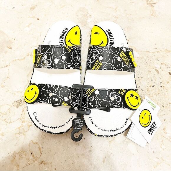 Classic Crocs SmileyWorld Sandals Men’s Size 9 - Picture 4 of 10